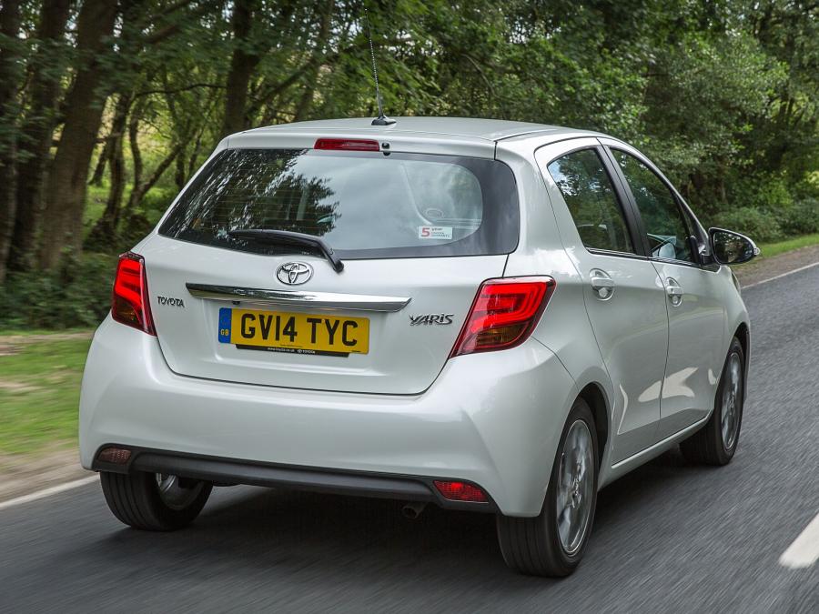  Toyota Yaris 5-Door 2014 года  (UK) (фото 33 из 38)